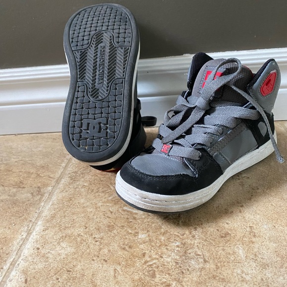 Boys DC shoes - Picture 1 of 2